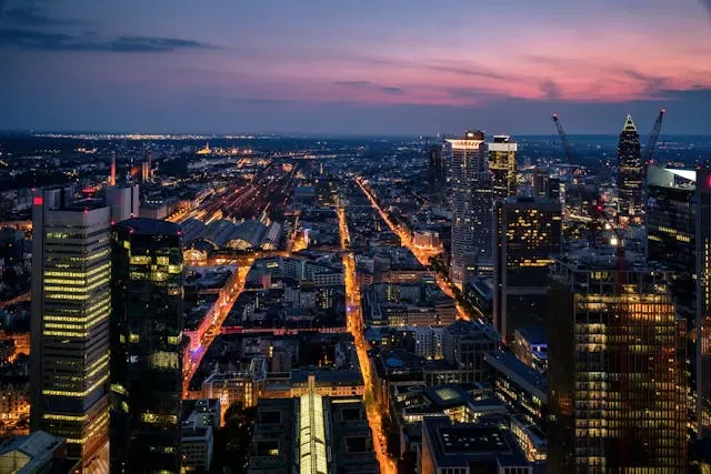 Urbanes Nachtleben: Wie man Frankfurts subkulturelle Szene erlebt 